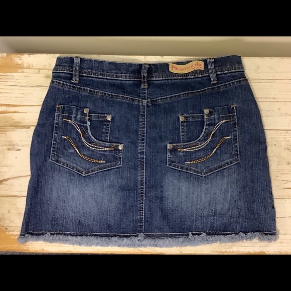 Skechers Denim Skirt Size 9 EUC - Picture 2 of 7